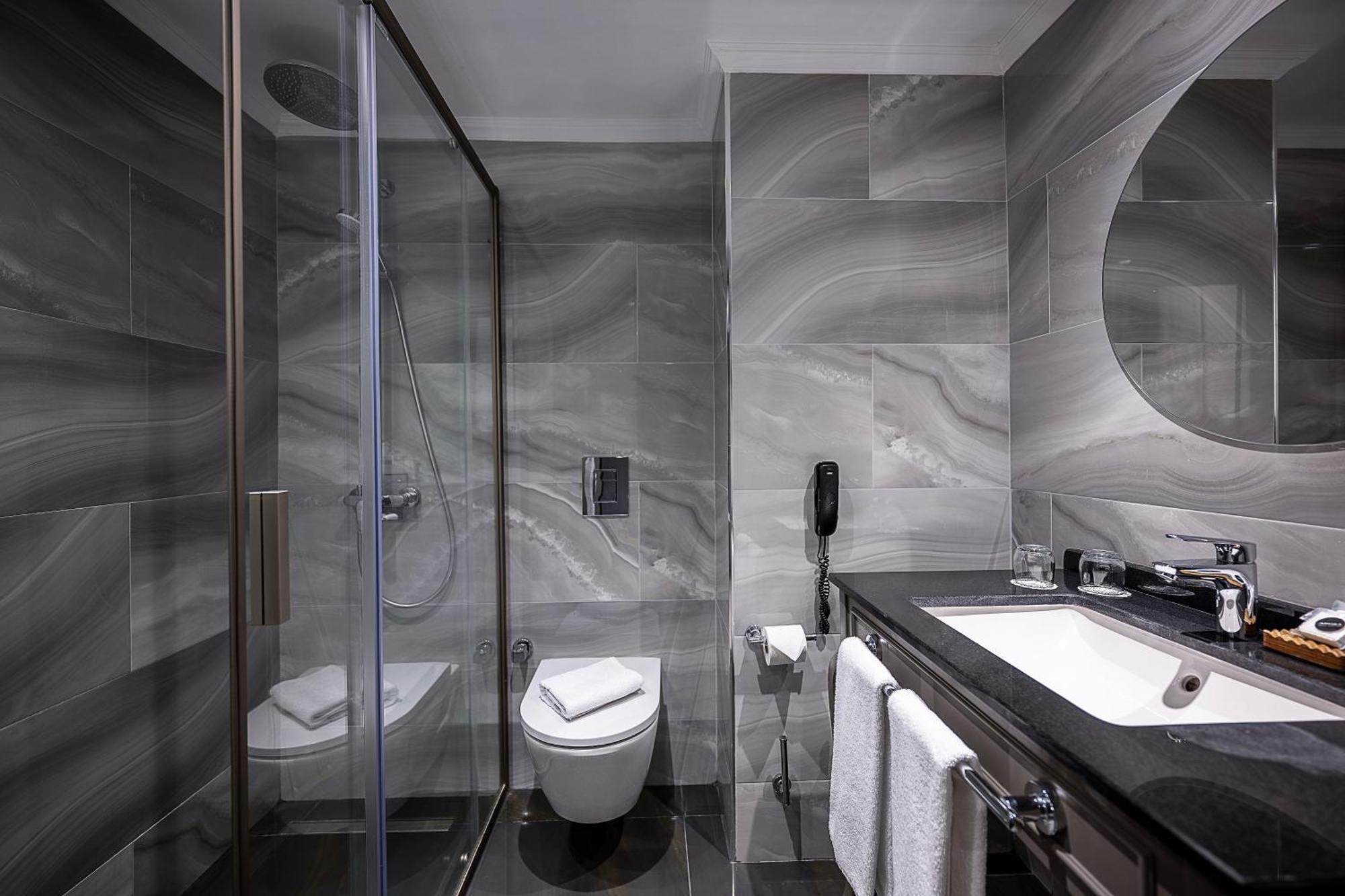 Superior Room Land View